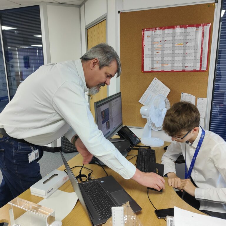 Inspiring a love of STEM through Microscopy Illumination